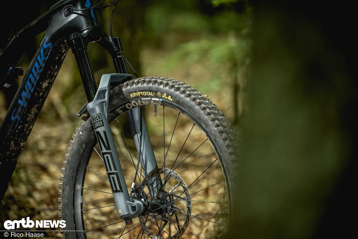 Optisch unverwechselbar: RockShox Zeb Ultimate, Modelljahr 2023.