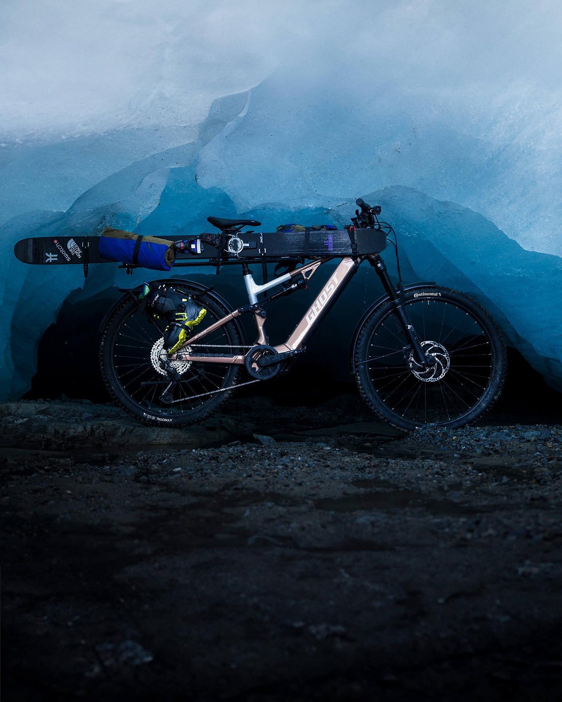 Mit dem Bike zum Skifahren? So stellt Ghost sich das ganze vor.