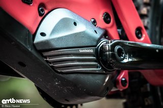 Santa Cruz verbaut im Heckler den kompakten Shimano EP801-Motor. Santa Cruz verbaut im Heckler den kompakten Shimano EP801-Motor.