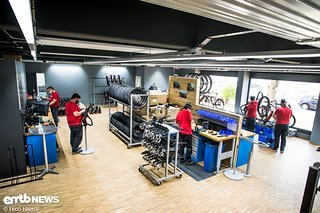Gläserne Manufaktur in Schweinfurt – auf knapp 350 qm werden hier E-Bikes gefertigt Gläserne Manufaktur in Schweinfurt – auf knapp 350 qm werden hier E-Bikes gefertigt