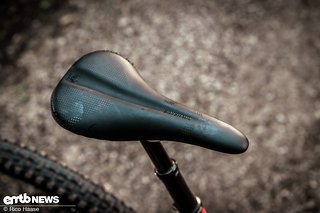 Leider hat der WTB Silverado-Sattel nicht zu meinem Popo gepasst und war in längeren Uphill-Sektionen spürbar unbequem. Leider hat der WTB Silverado-Sattel nicht zu meinem Popo gepasst und war in längeren Uphill-Sektionen spürbar unbequem.