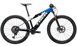 Trek E-Caliber 9.9 | Schaltung: Shimano XTR | Gewicht: ab 15,95 kg | Preis: 11.999 € (UVP) Trek E-Caliber 9.9 | Schaltung: Shimano XTR | Gewicht: ab 15,95 kg | Preis: 11.999 € (UVP)