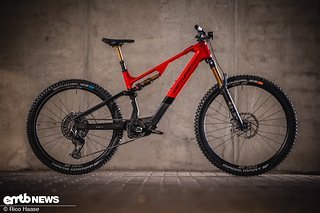 Das Centurion No Pogo SL sieht heiß aus: Formen, Proportionen, Farbgebung und Design sprechen eine überaus moderne Sprache. Das Centurion No Pogo SL sieht heiß aus: Formen, Proportionen, Farbgebung und Design sprechen eine überaus moderne Sprache.