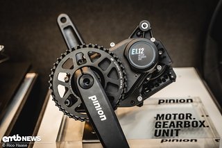 One-Stop-Shop: Der Pinion MGU E1 ist E-Bike-Antrieb und hochleistungs-Schaltgetriebe in einem. One-Stop-Shop: Der Pinion MGU E1 ist E-Bike-Antrieb und hochleistungs-Schaltgetriebe in einem.