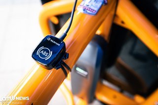 Hier treffen wir, an einem Cargobike auch die separate ABS-Anzeige vom Messestand wieder. Hier treffen wir, an einem Cargobike auch die separate ABS-Anzeige vom Messestand wieder.