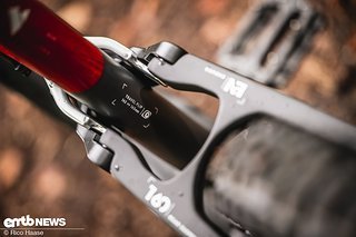 Am Heck des Bulls Sonic EN-R stehen wahlweise 160 oder 145 mm Federweg zur Verfügung. Am Heck des Bulls Sonic EN-R stehen wahlweise 160 oder 145 mm Federweg zur Verfügung.