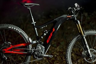 Beim BH Bikes Atom-X Carbon ist neben dem Hauptrahmen auch der Hinterbau aus Carbon gefertigt Beim BH Bikes Atom-X Carbon ist neben dem Hauptrahmen auch der Hinterbau aus Carbon gefertigt