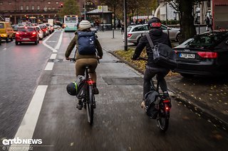 Pendeln ohne Rucksack oder Transport-Tasche? Eigentlich nicht möglich! Pendeln ohne Rucksack oder Transport-Tasche? Eigentlich nicht möglich!