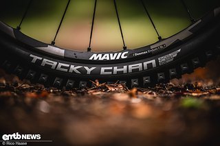 Stabil und haltbar: Mavic Deemax Enduro SL-Laufräder mit grippstarken Schwalbe-Reifen.