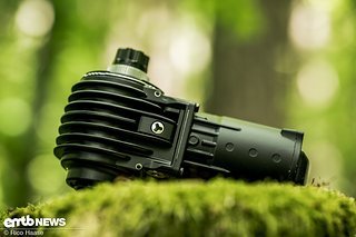 Fazua Ride 60 – der kompakte Motor wiegt nur knappe 2 Kilogramm, leistet dabei aber stattliche 60 Nm maximales Drehmoment. Fazua Ride 60 – der kompakte Motor wiegt nur knappe 2 Kilogramm, leistet dabei aber stattliche 60 Nm maximales Drehmoment.
