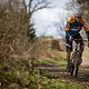 Mit dem Cannondale Topstone Neo gerne auch einmal ins Abseits.
